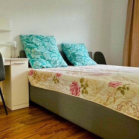 De Apartment Neu-Ulm Dış mekan fotoğraf